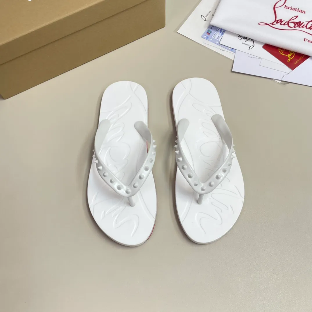 [CL red sole shoes] P: 260💰 size 38-45 Men's classic slippers, made on the official website 1:1, the original factory specializes in original materials ➖ OEM production ➖ Original ultra-light anti-slip outsole. Super fashionable and super comfortable, handsome on the feet, a must-have for men in summer! !
